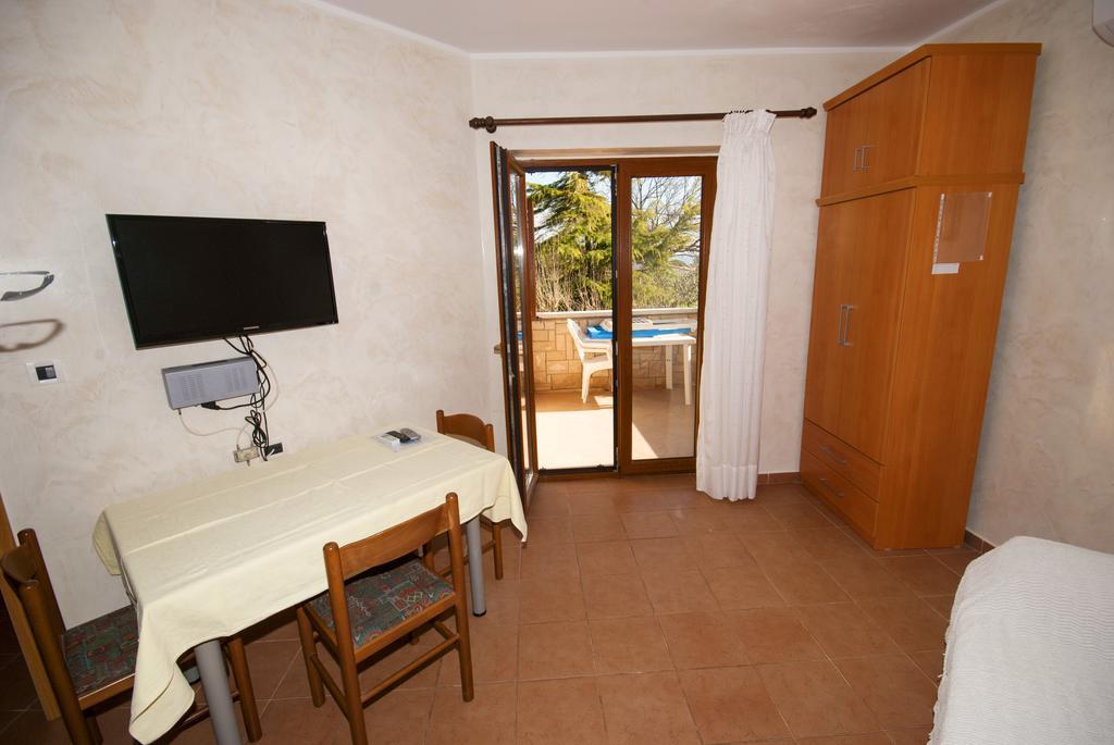 Guesthouse Villa Lena Premantura Room photo